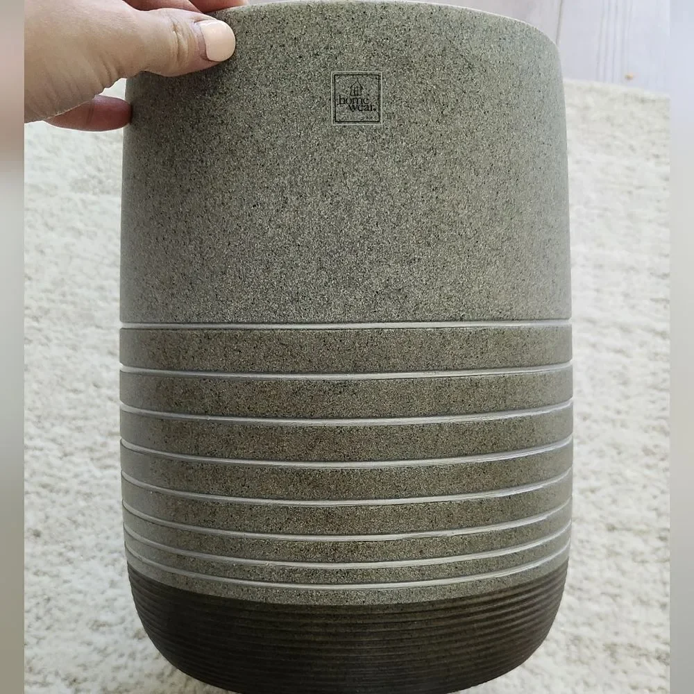 Sahara Grey Bathroom Accessory Set (Bedbath&beyond)